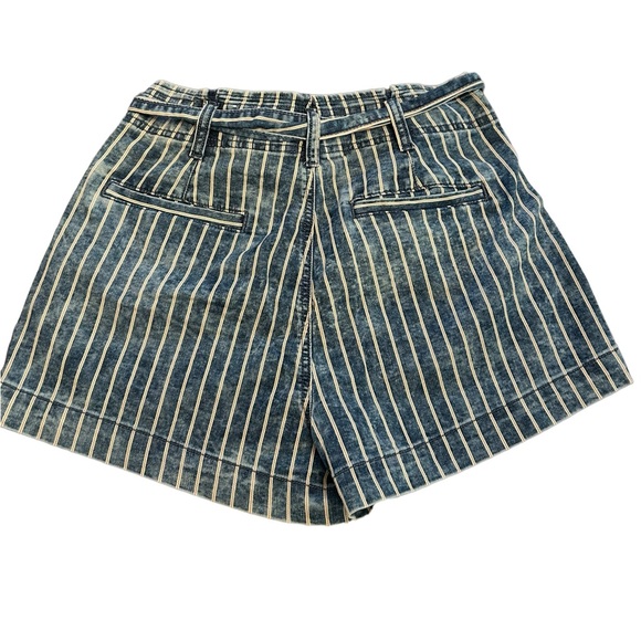 American Eagle pinstripe shorts with front pockets Size 8 - Picture 3 of 7